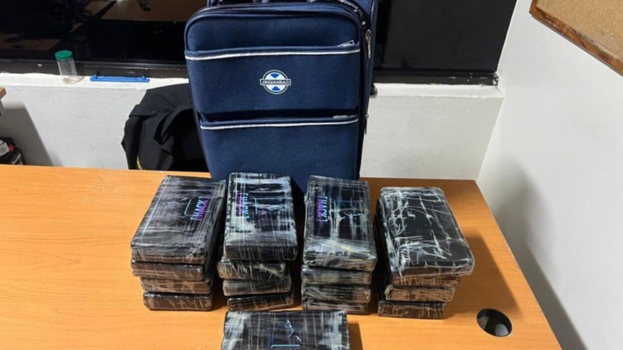 Detienen en el AILA a ciudadano alemán con 17 paquetes de presunta cocaína