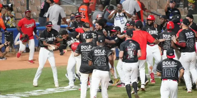 Leones rugen en el Quisqueya y dejan en el terreno a los Toros
