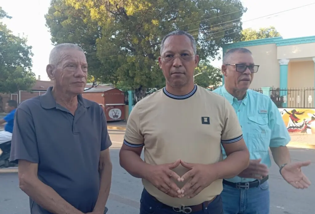 El exsenador Dionis Sánchez llamó a la población de Pedernales a mantenerse alerta