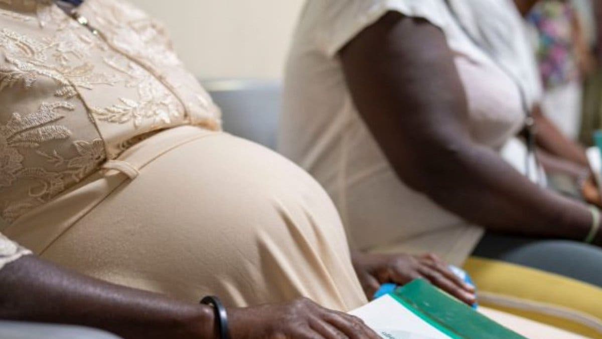 Piden liberar a haitiano detenido en Puerto Rico al ir al médico con su mujer embarazada