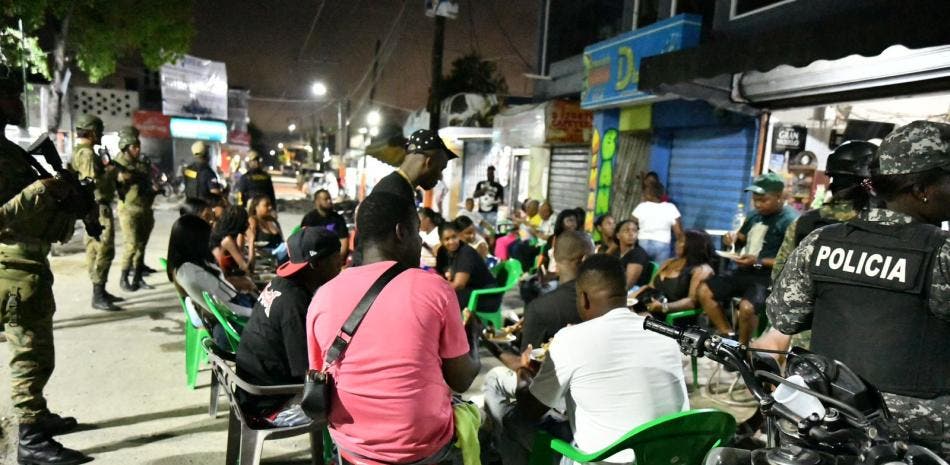 Horarios extendidos en Navidad: ¿Beneficio para unos y exclusión para otros?