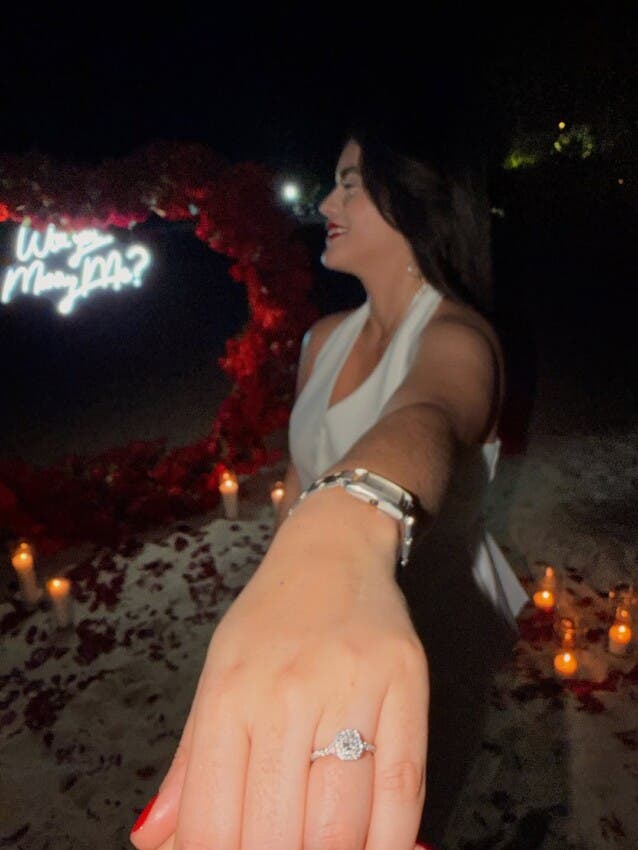 Dannelis Veras anuncia su compromiso con Jordi Amargós