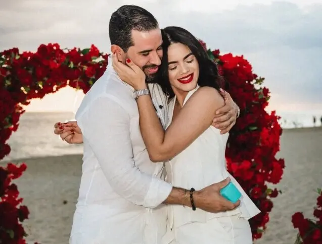 Dannelis Veras anuncia su compromiso con Jordi Amargós