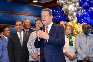 Leonel cumple años y tilda 2025 de “desastroso”; apuesta a un 2026 mejor para RD