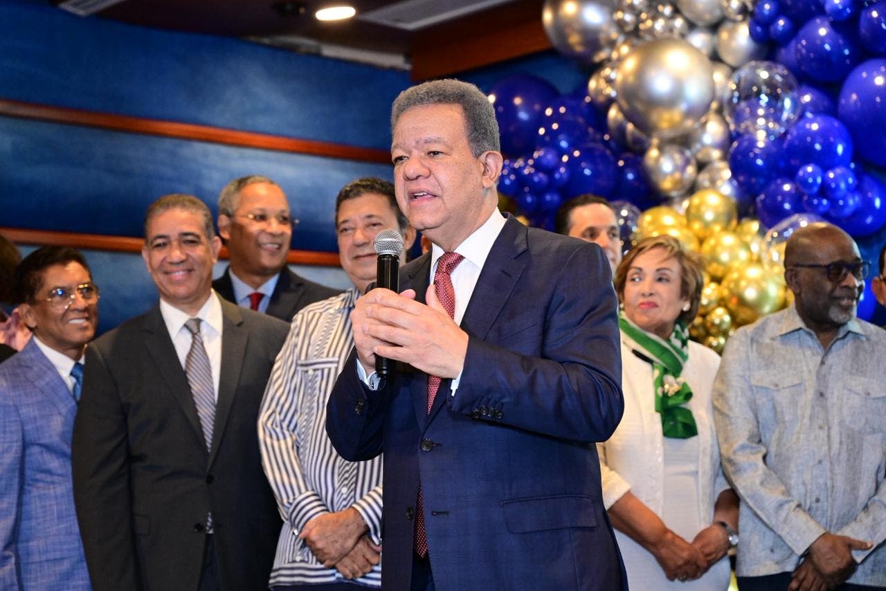 Leonel cumple años y tilda 2025 de “desastroso”; apuesta a un 2026 mejor para RD