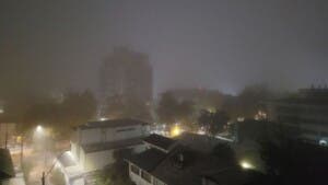 Santiago amanece entre neblina: Precauciones para conductores