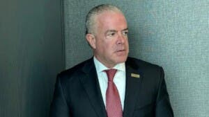 Ordenan arresto contra Raúl Rocha y lo declaran prófugo de la justicia