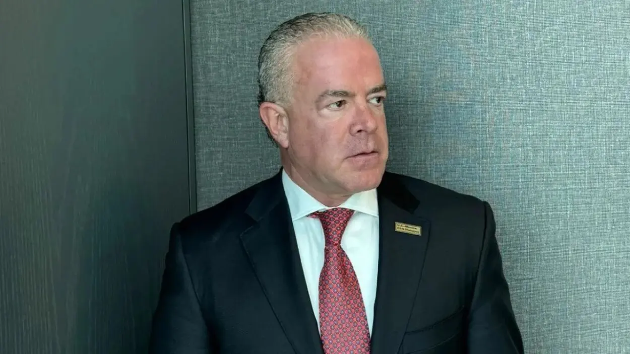 Ordenan arresto contra Raúl Rocha y lo declaran prófugo de la justicia