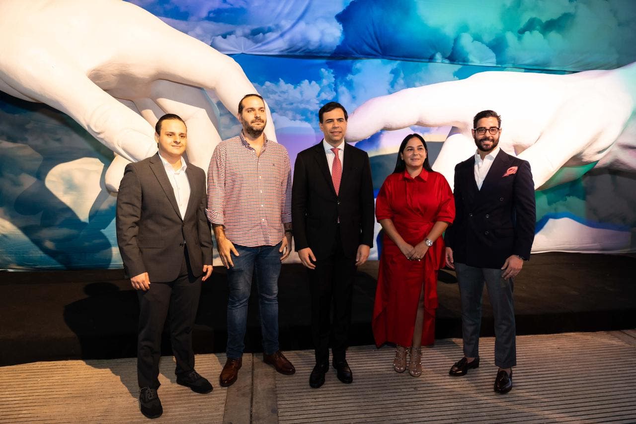 El artista que convierte a Miguel Ángel en una experiencia real e interactiva