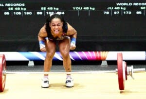 Dahiana Ortiz conquista tres oros en el inicio del Campeonato Centroamericano y del Caribe de Halterofilia