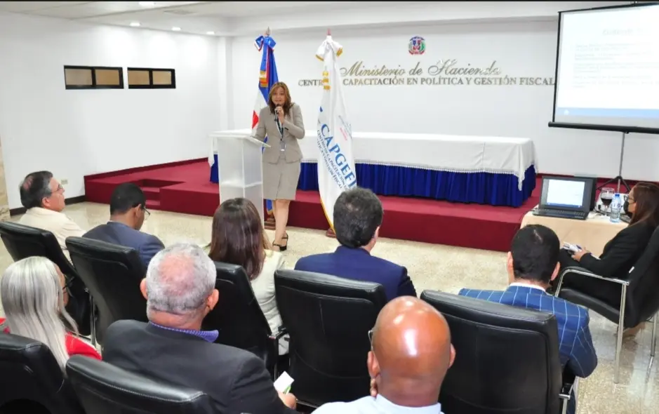 CCRD especializa técnicos en manejo del presupuesto de instituciones públicas