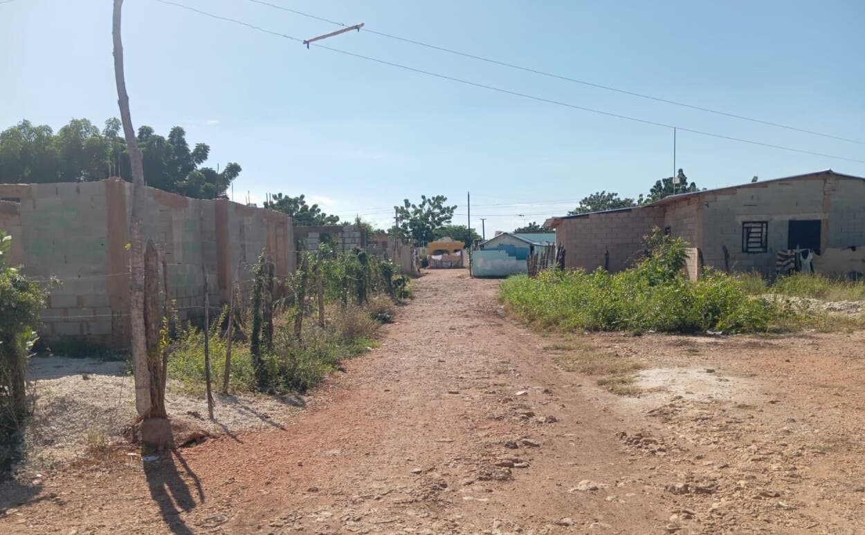 Denuncian supuesta apropiación irregular de tierras en Pedernales en parcelas 40 y 41