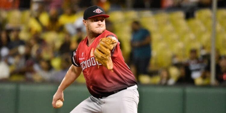 Travis Lakins comanda blanqueada 6-0 sobre Águilas Cibaeñas