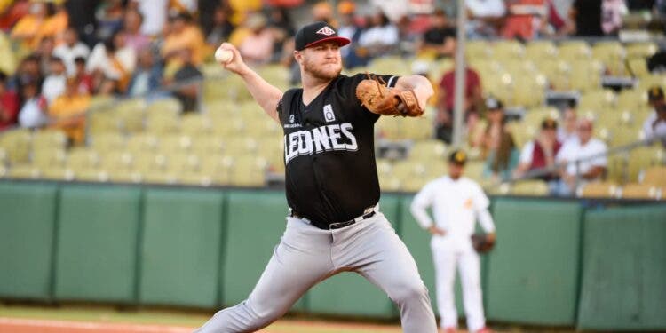 El round robin inicia con sacudida: Leones inician con paliza sobre Águilas