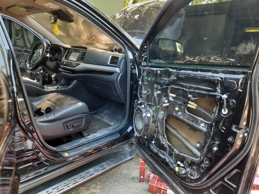 Army seizes 59,600 illicit cigarettes hidden in a jeep in Mao Army seizes 59,600 illicit cigarettes hidden in a jeep in Mao