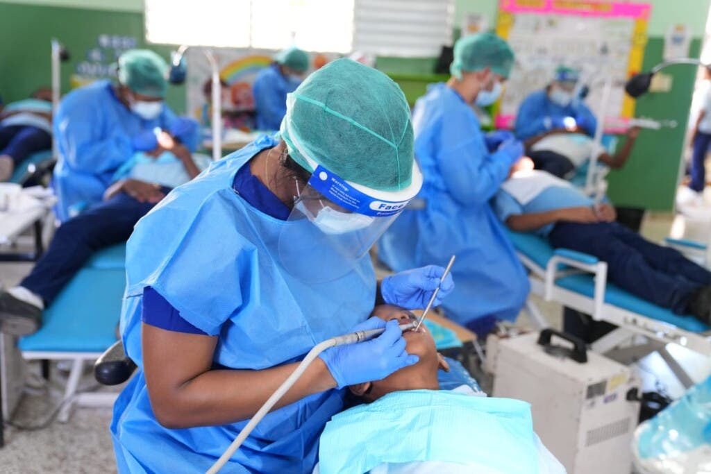 INABIE benefició a más de 620 estudiantes de centros de estudios de  con atenciones odontológicas 