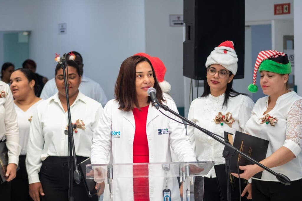 Coro Nacional lleva alegría y esperanza a pacientes del Incart con villancicos navideños
