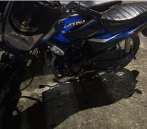 Padre muere y su hijo resulta herido tras ataque armado para robar motocicleta en SDO