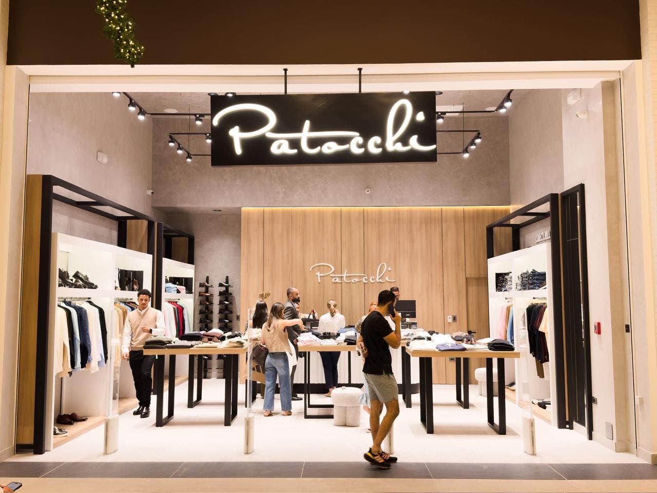 Patocchi llega a Santiago con una propuesta de moda minimalista y europea