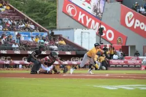 Águilas montan rally y triunfan contra Gigantes 10-6
