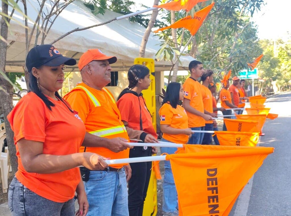 Voluntarios de la Defensa Civil Dominicana. / Externa.