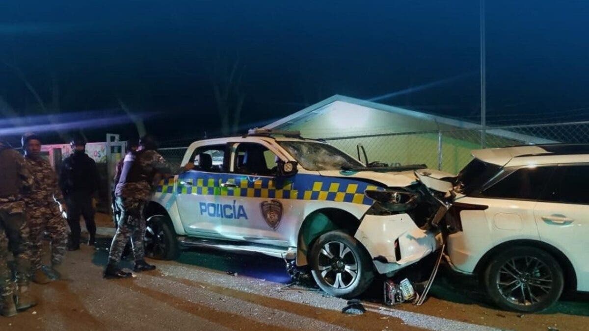 Policía y DIGESETT investigan accidente de unidad patrullera que dejó un muerto en Villa González