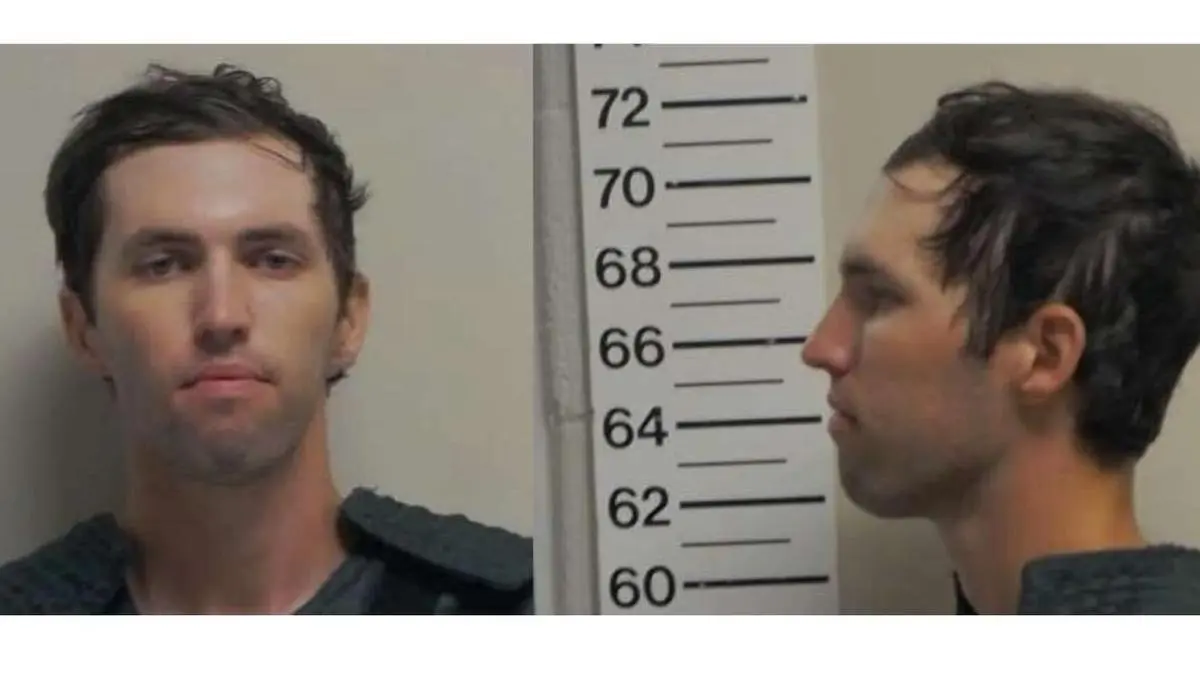 Acusado de asesinar a Charlie Kirk se presenta en persona por primera vez en corte de EEUU