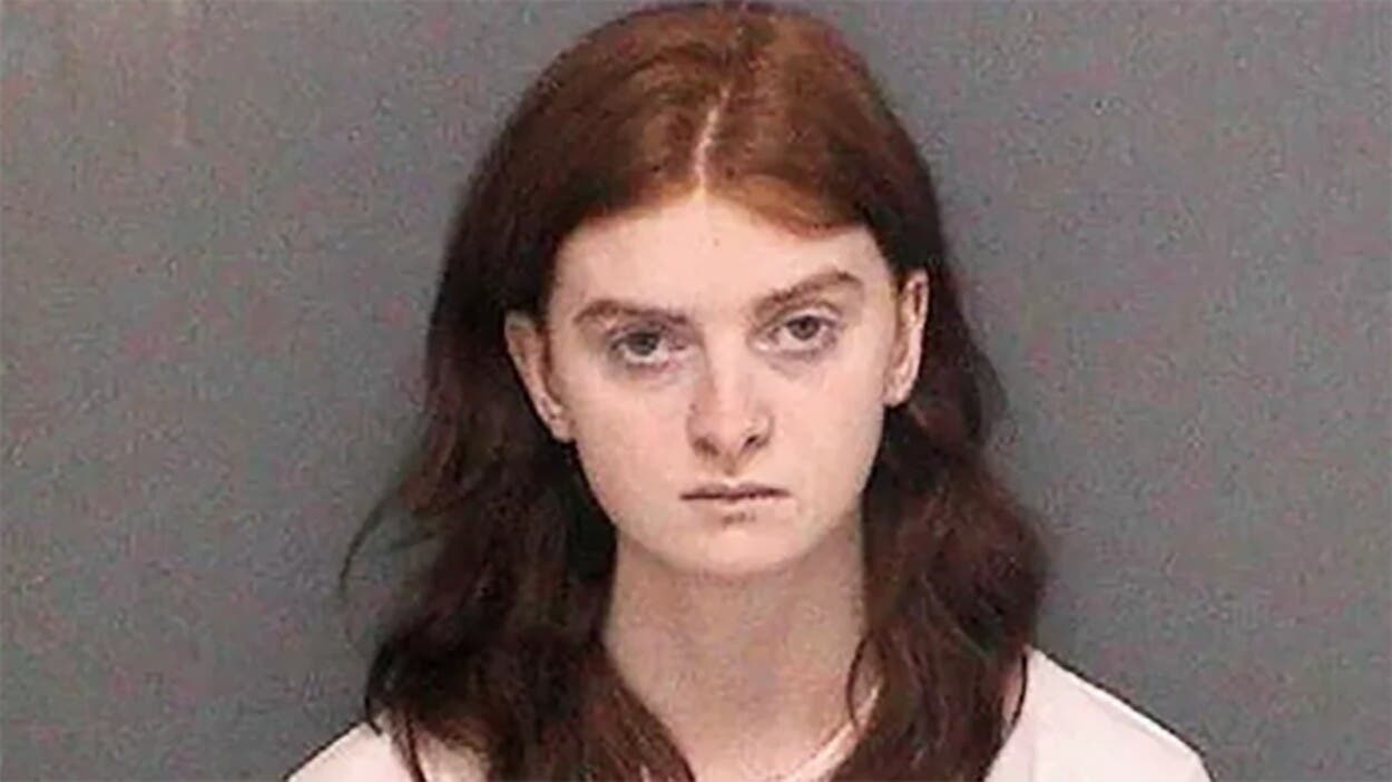 Adolescente de 19 años fue condenada por planear un tiroteo masivo en su escuela en Indiana