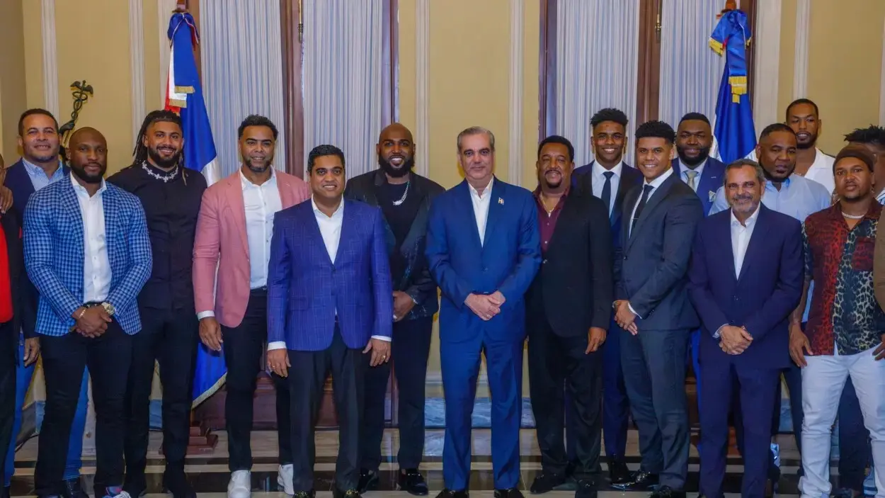 Abinader encabeza encuentro con peloteros de Grandes Ligas