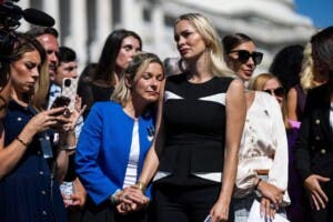 Víctimas de Epstein avalan liberación de archivos pero critican falta de información clave