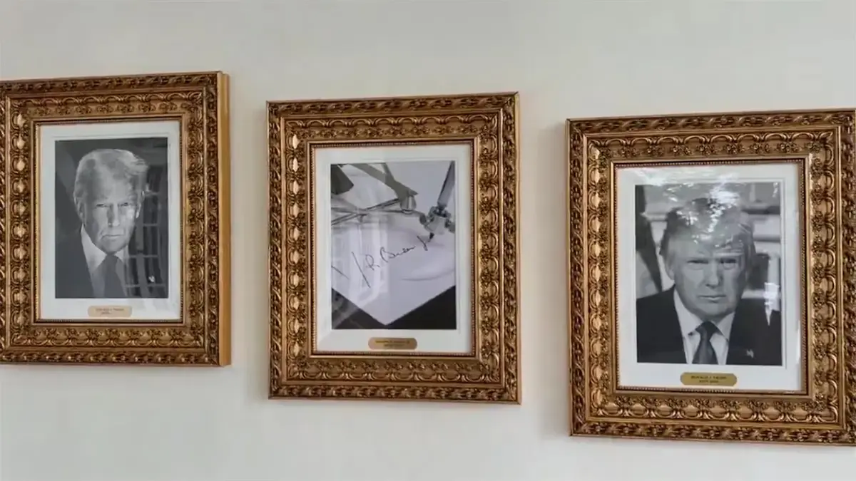 Trump instala placas en los retratos de Biden y Obama que los ridiculizan