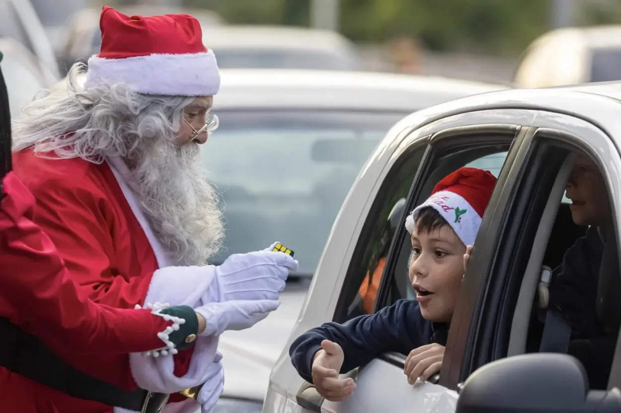 Caracas celebra su tradicional Santa navideño en medio de la tensión con EE.UU.
