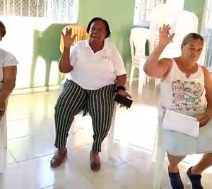 Mujeres exigen al Gobierno cumplir promesa de empleo en la industria de confecciones en Pedernales