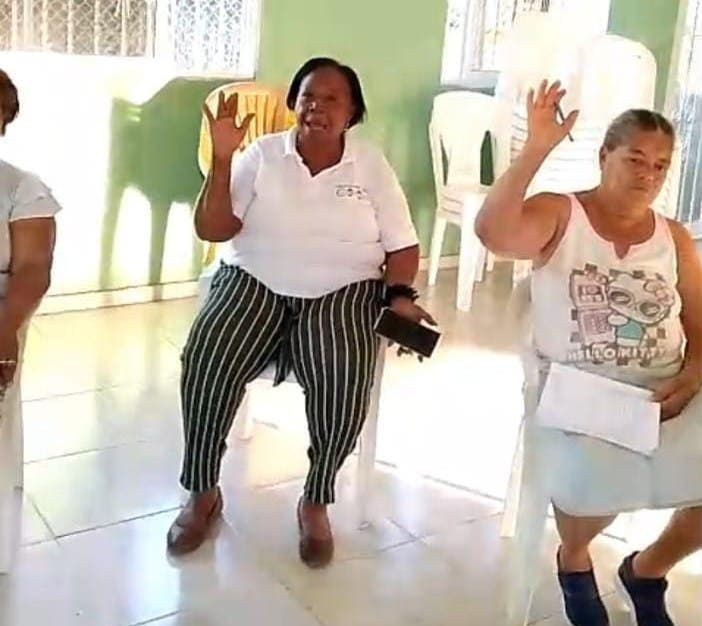 Mujeres exigen al Gobierno cumplir promesa de empleo en la industria de confecciones en Pedernales