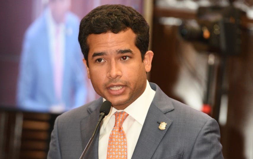 Omar Fernández critica Presupuesto 2026 por baja inversión