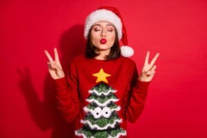 ¿Por qué el abrigo navideño se ha vuelto irresistible?