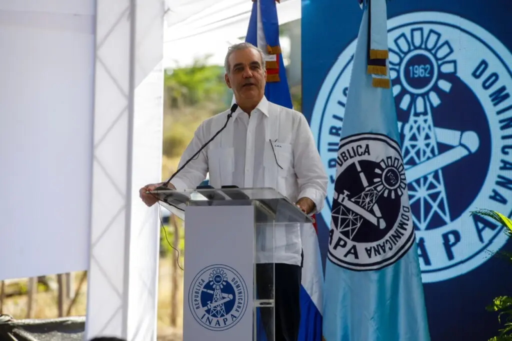Abinader inaugura acueductos y escuela en San Juan de la Maguana
