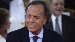 Julio Iglesias bajo la lupa: Defensa sostiene que denuncia debería ser en República Dominicana