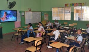 Regreso a clases: Segundo día con baja asistencia en escuelas de Santo Domingo