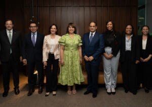 Discuten prioridades del sistema bancario