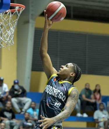 Progreso toma el control por corona