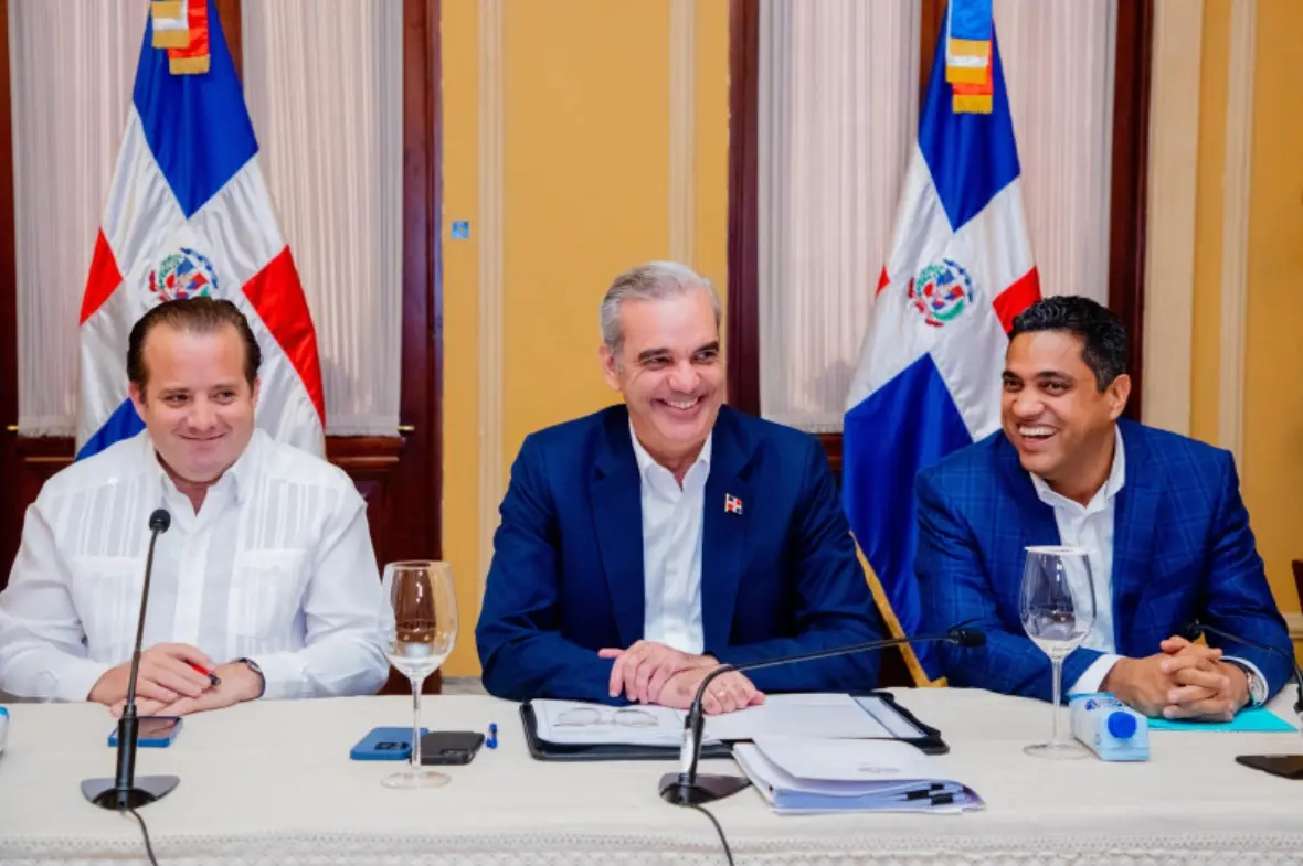 Kelvin Cruz y Luis Mejía resaltan compromiso de Abinader