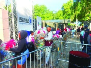 Plásticos por juguetes: alegría y aseo en un solo programa