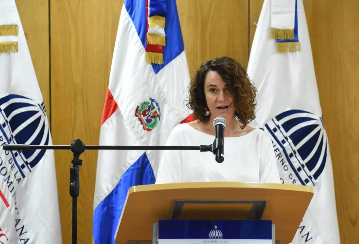 Rosa Cañete denuncia lobby empresarial en ministerios de Hacienda de América Latina