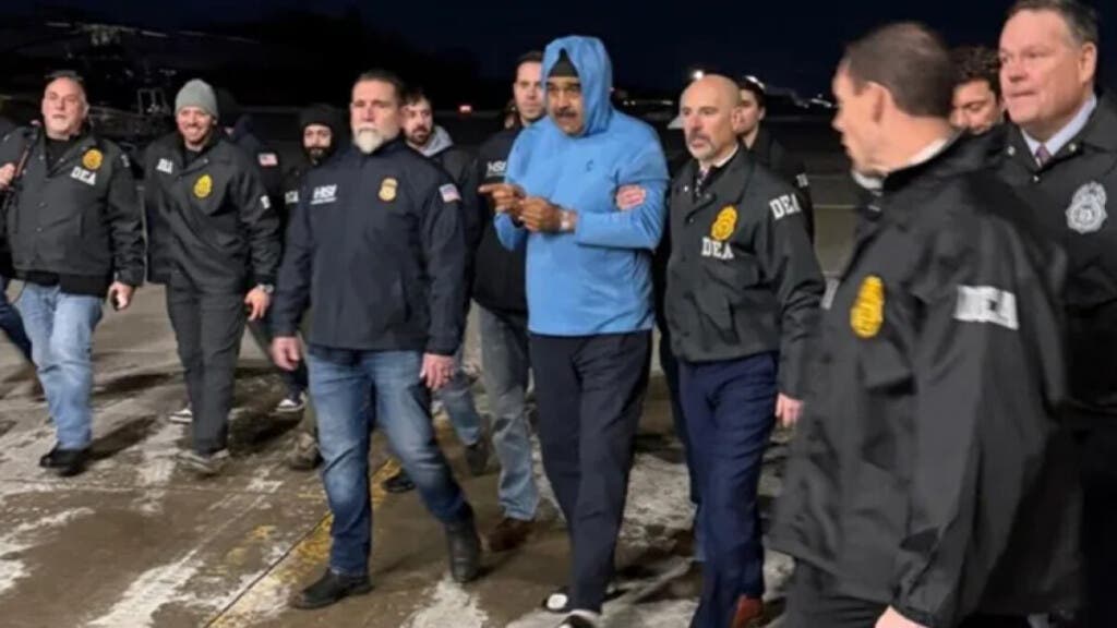 Maduro vivió este sábado un recorrido que pocas veces ha tenido un mandatario en la historia moderna, desde ser capturado en Caracas hasta su llegada en avión a suelo estadounidense