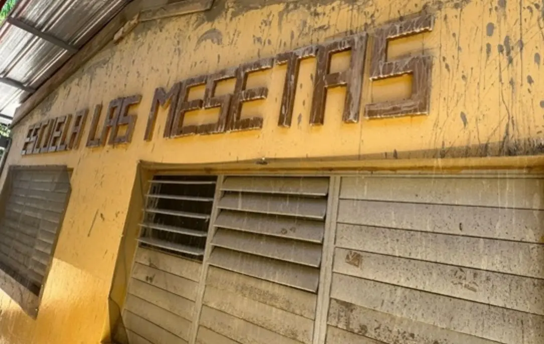 Paralización de obras en la escuela Las Mesetas afecta a estudiantes en Monción