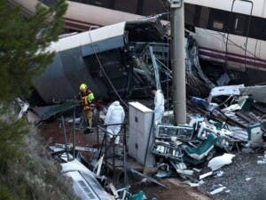 Accidente ferroviario en España: La cifra de muertos asciende a 45