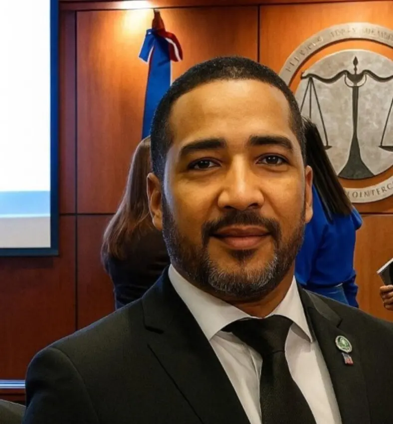 Imponen medidas cautelares a exjuez por amenazas de muerte a su pareja