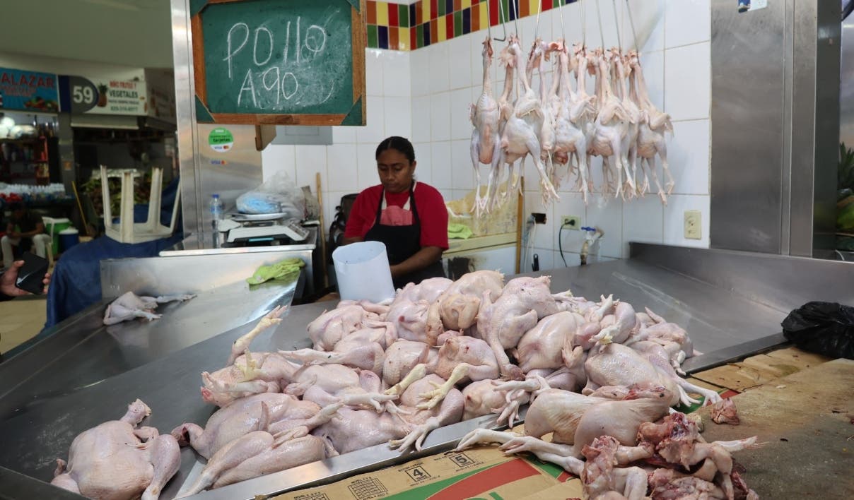 Organizaciones se unen para frenar el aumento del precio del pollo y otros alimentos
