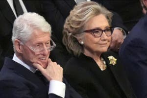 Bill y Hillary Clinton rechazan citación del Congreso por Epstein